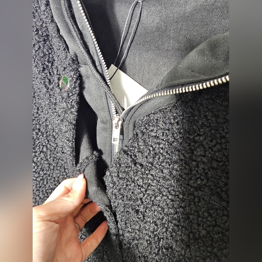 LBLC The Label Cozy Black Sherpa Oversized Jacket Women's Size Large NWT - Picture 3 of 8